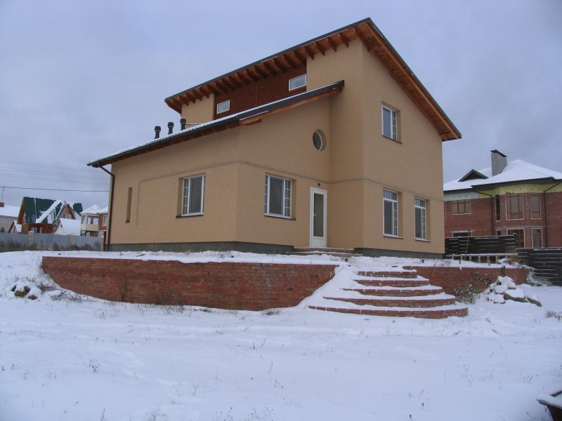Разноуровненая двухскатная крыша