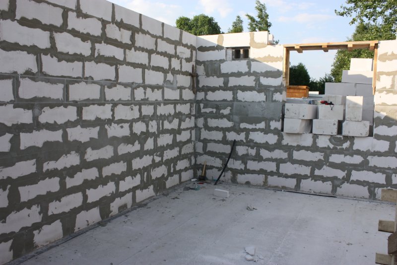 Стена из газоблока