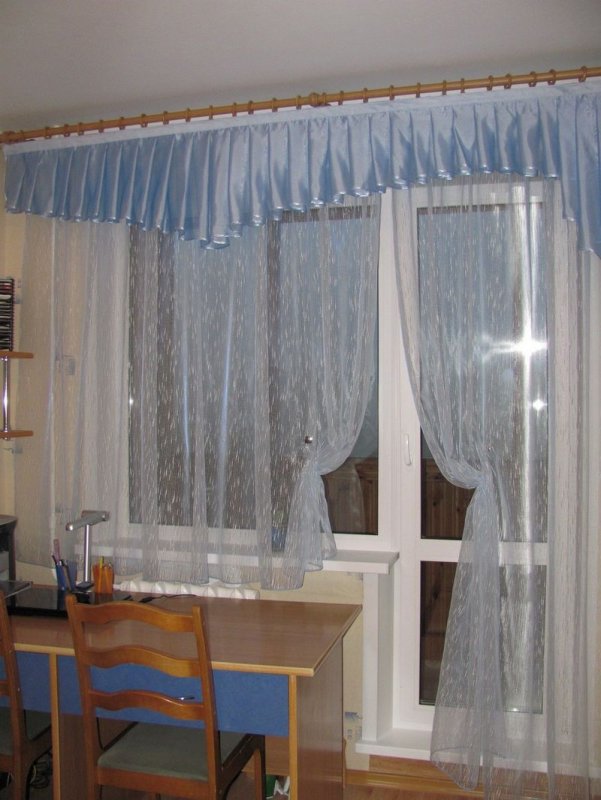 Серые шторы на кухню
