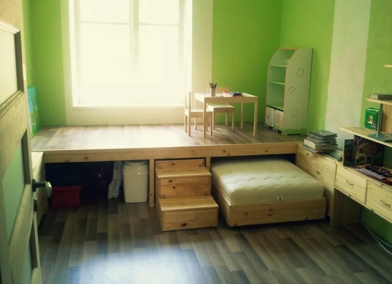 Кровать в нише