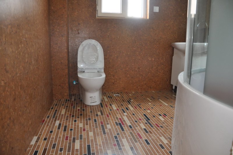 Водостойкий ламинат для ванной