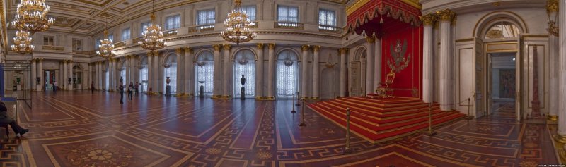 Петровский (малый Тронный) зал зимнего дворца