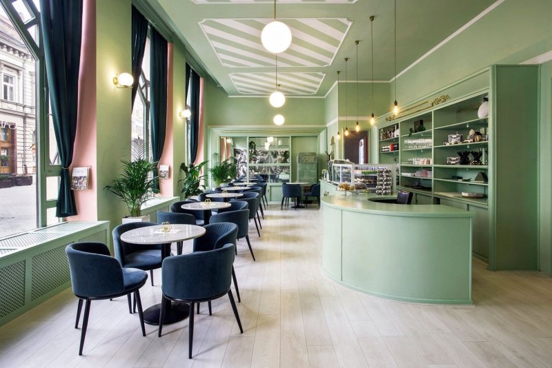 Кафе-кондитерская «Café l’Éclair»