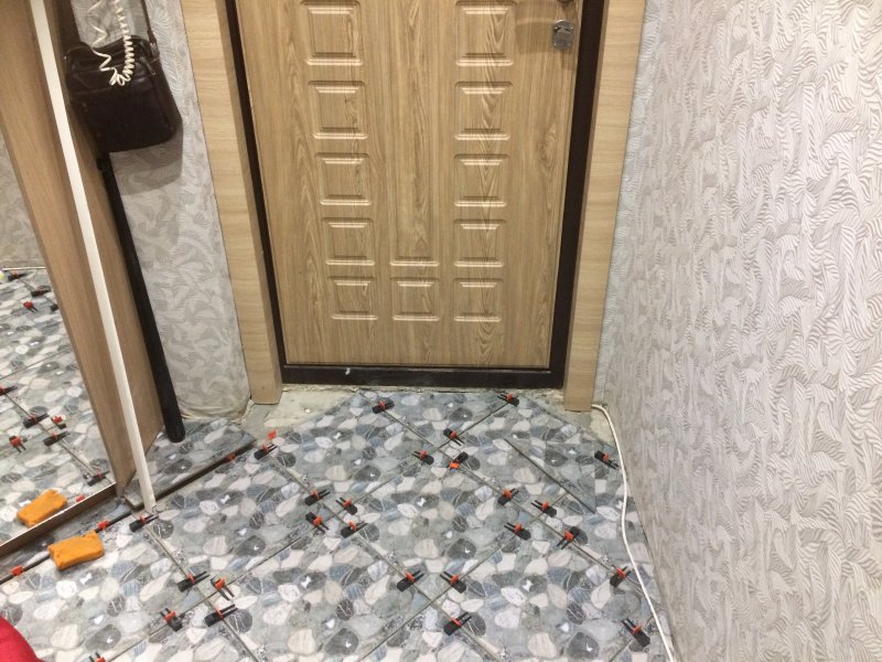 Плитка по диагонали в узком коридоре