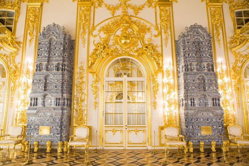 Екатерининский корпус в Петергофе
