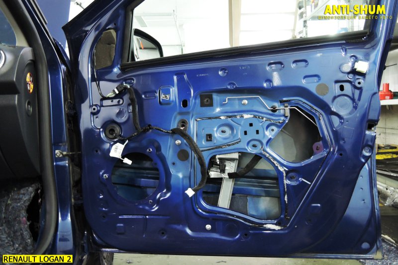 Renault Logan дверь водительская