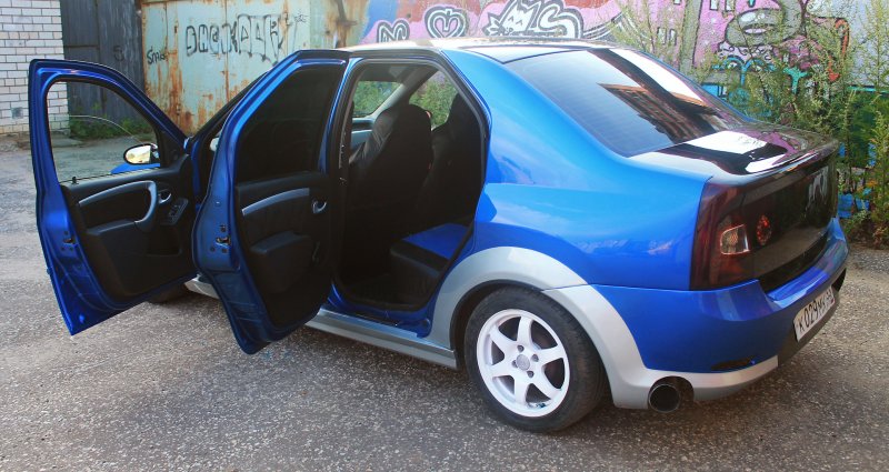 Молдинги на двери Renault Logan 2004-2010