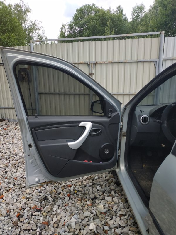 Дверь Renault Logan, левая передняя