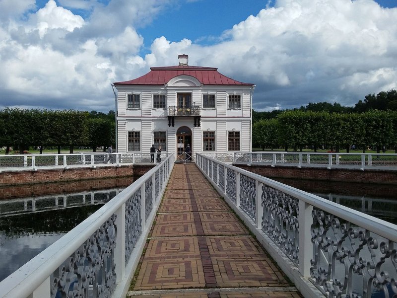Петергоф дворец Марли внутри