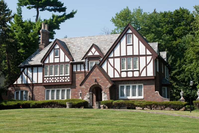 Стиль Тюдор (Tudor Revival Cottage)