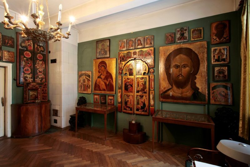 Иконостас домашний угловой