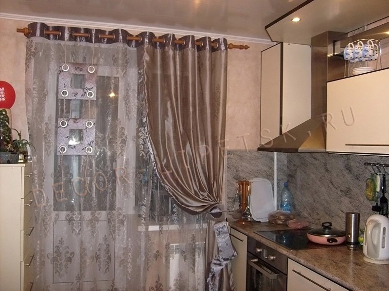Карниз для тюли на кухню
