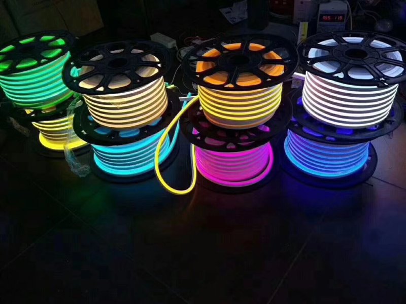 Гибкий неон белый холодный led 12v 9.6Вт 5х12мм ip67