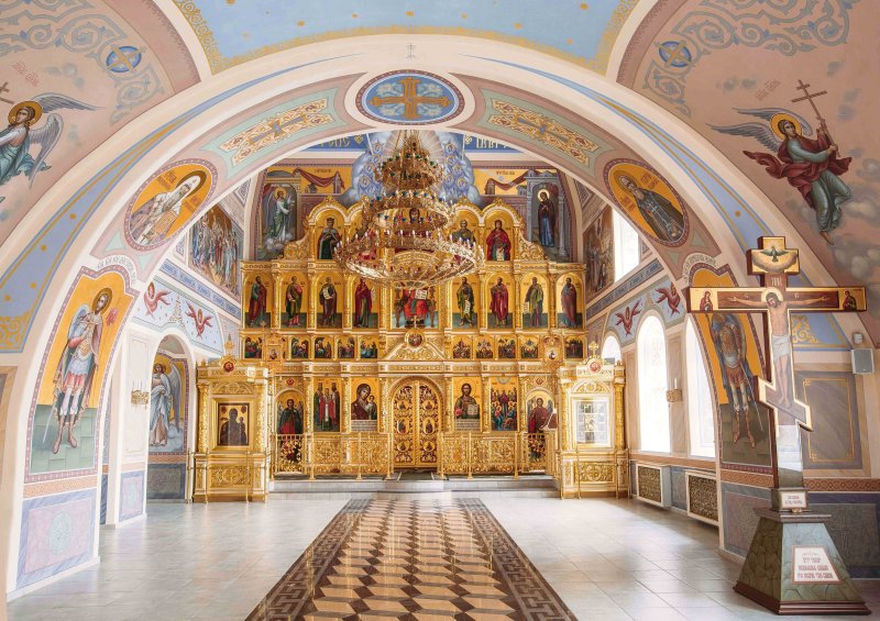 Иконостас храма Святого духа Казань