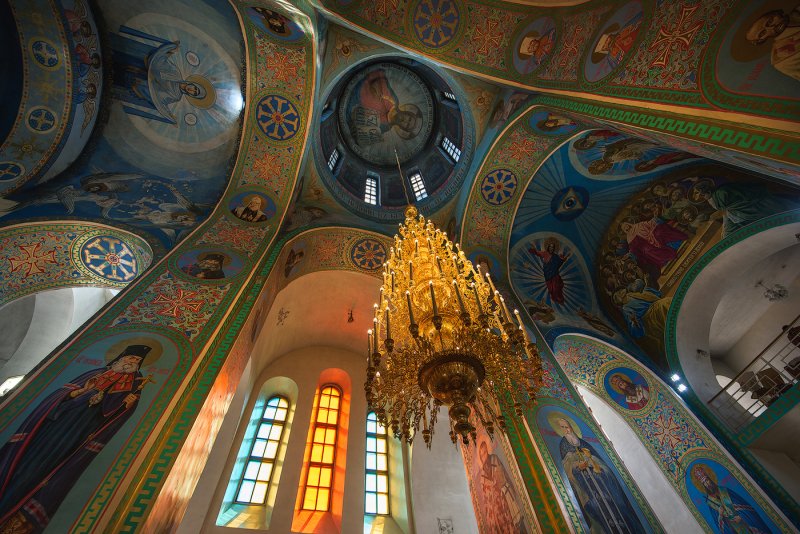 Свято Троицкий монастырь внутри Псков