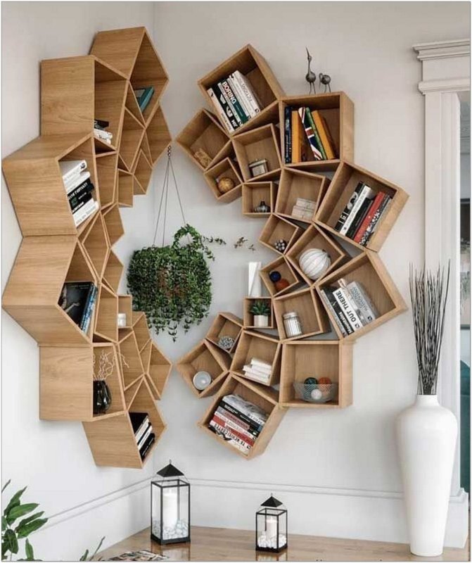 Книжные полки во всю стену