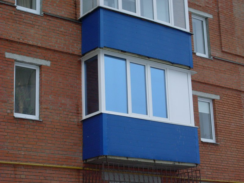 Зеркальная тонировка балкона