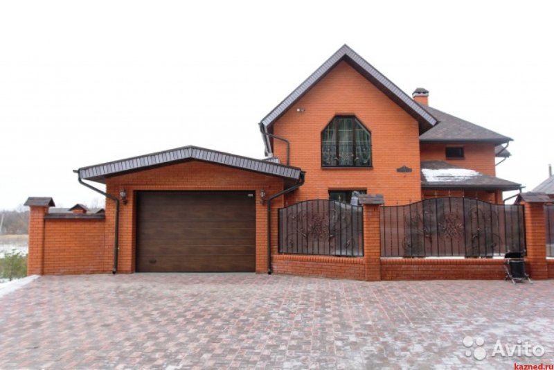 Гараж из красного кирпича