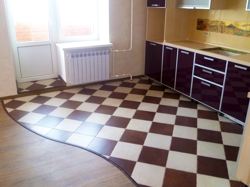 Комбинированные полы на кухне