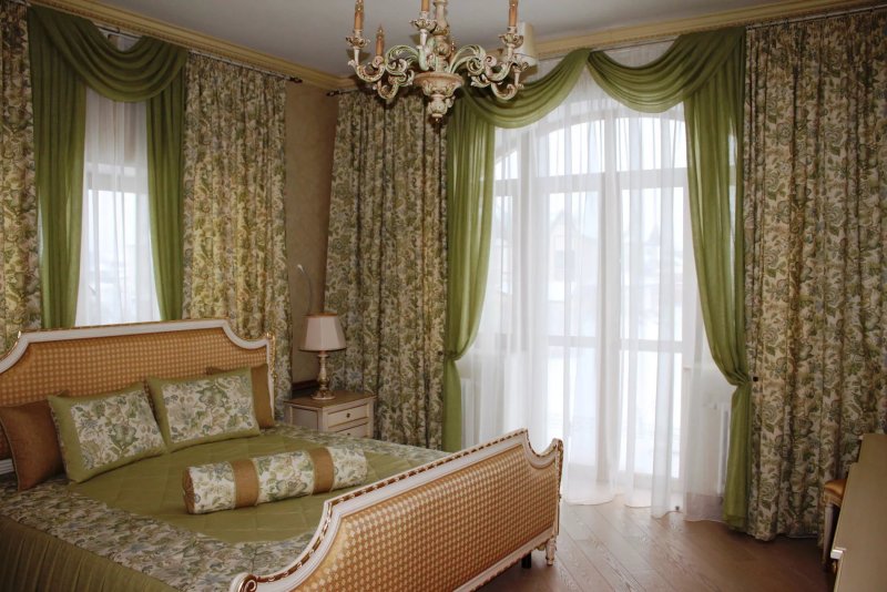 Шторы с ламбрекеном в спальню