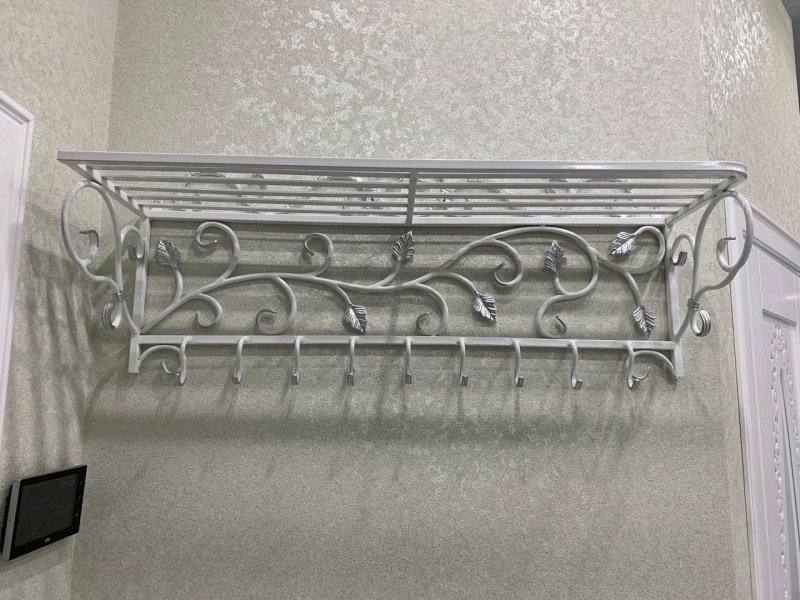Кованые вешалки в прихожую