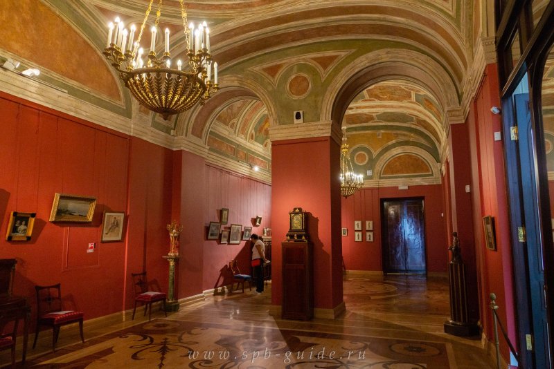 Мраморная столовая Гатчинского дворца