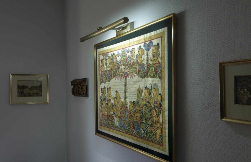 Подсветка над картиной