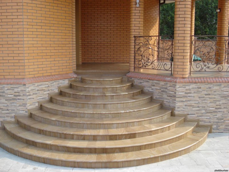 Отделка крыльца камнем