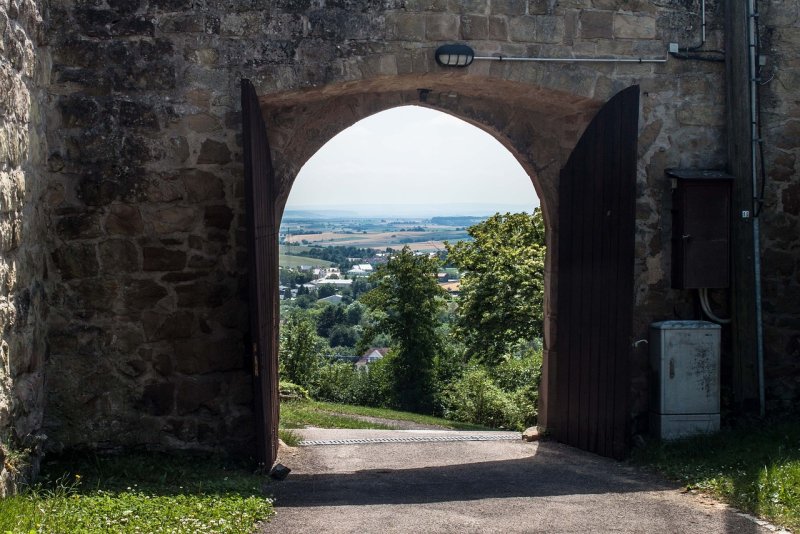 Замок межкомнатный Арис с защелкой