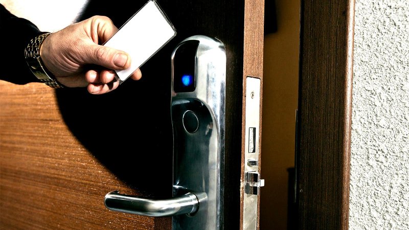 Замки для входных металлических дверей SUPERLOCK
