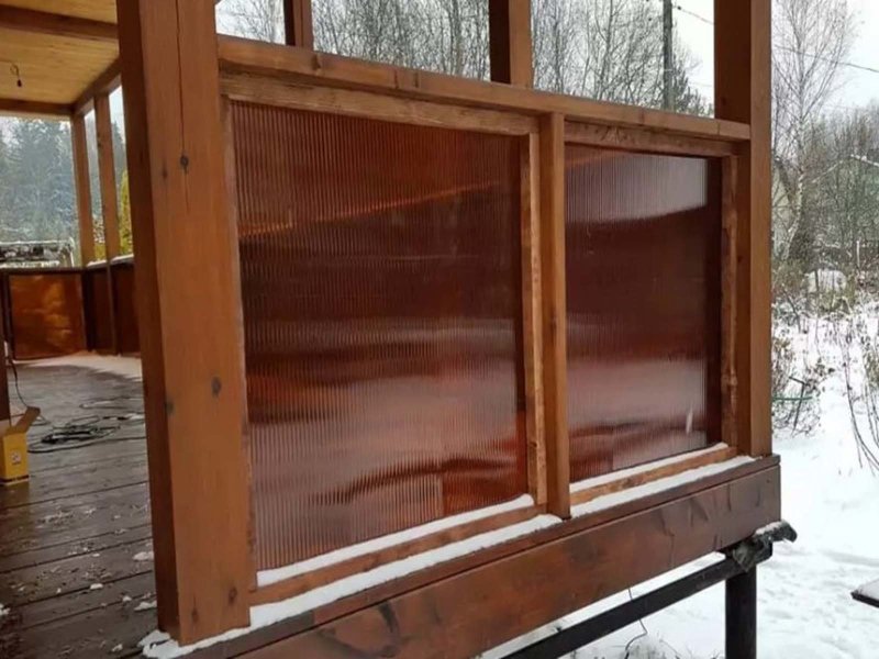 Монолитный поликарбонат для террасы