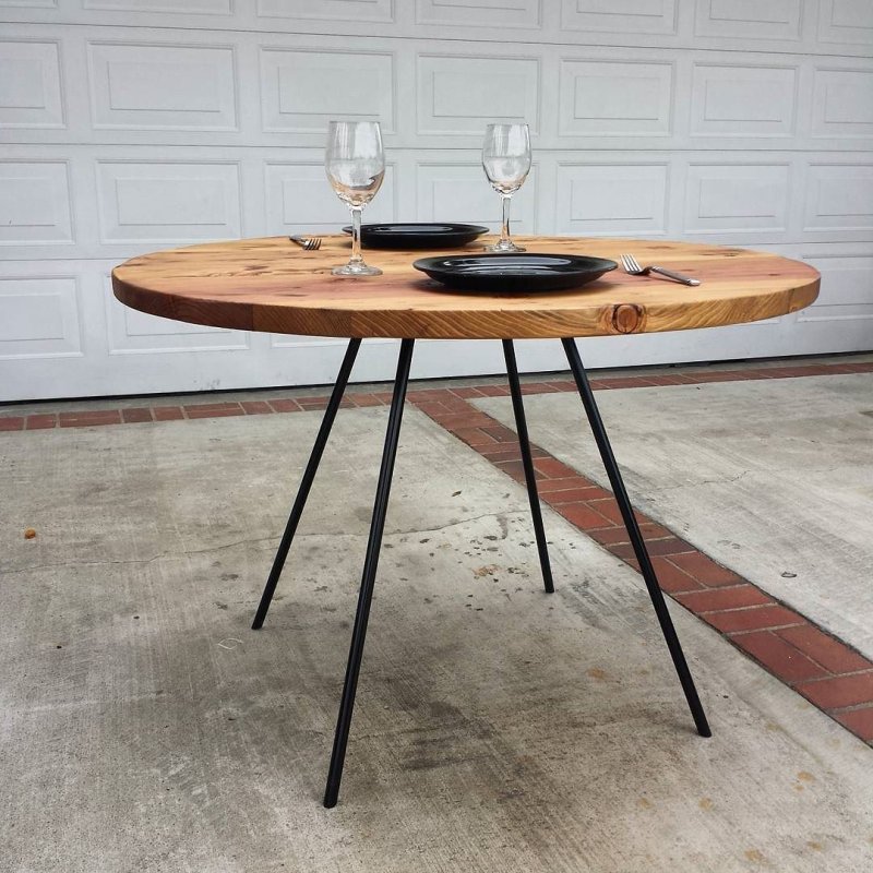 Стол Lakri Round Table