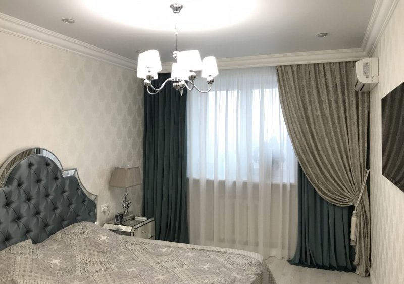 Фиолетовые шторы в спальню