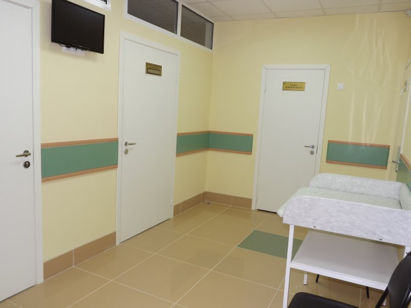Дверь в кабинет врача