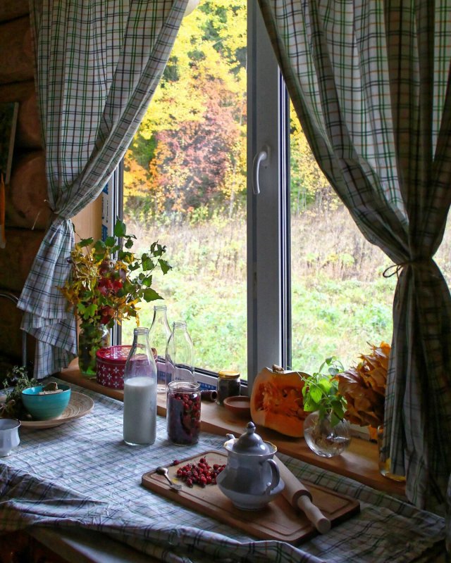 Короткие шторы кафе на кухню