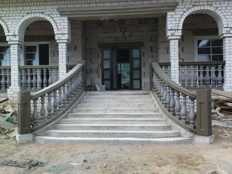 Уличная парадная лестница
