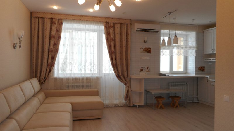 Шторы в студию с балконом