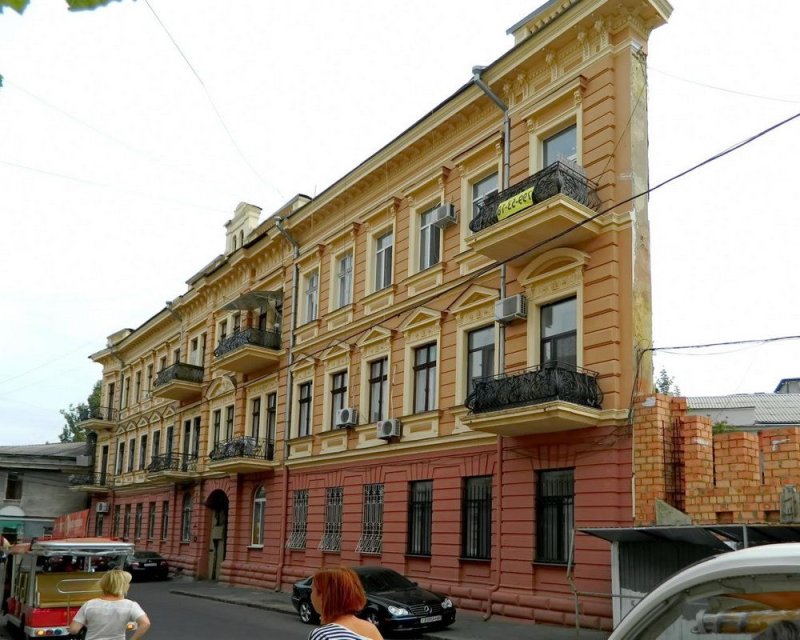 Узкий дом в Одессе