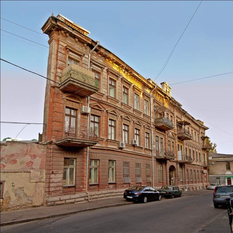 Обрушенное старинное здание