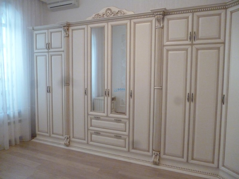 Шкаф стенка классика