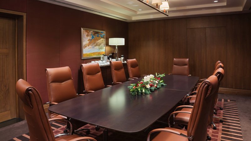 Стол заседания Corinthia meeting
