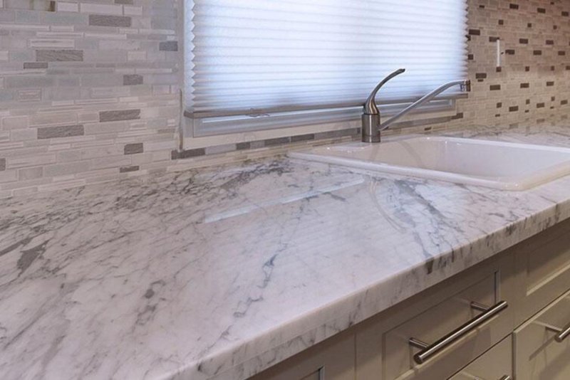 Кварцит White Quartz столешницы