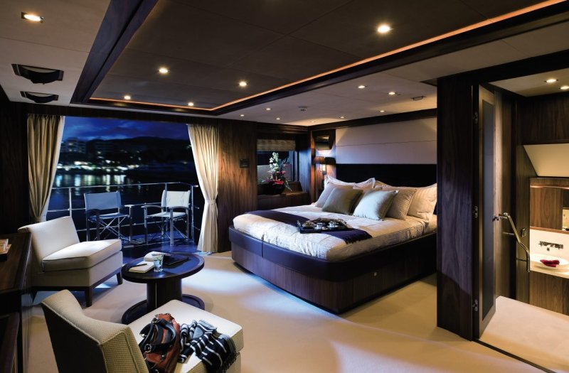 Sunseeker 40m Yacht