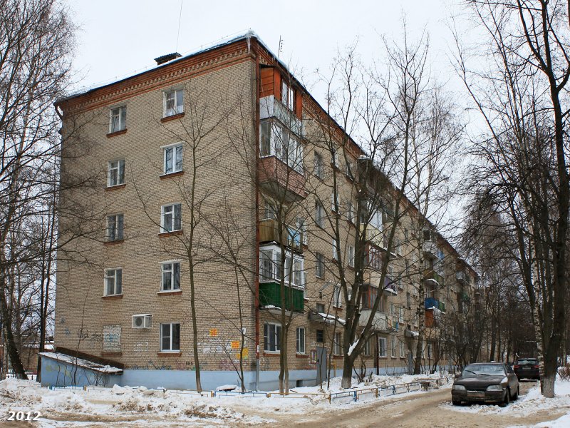1-511 Кирпичный пятиэтажный дом.