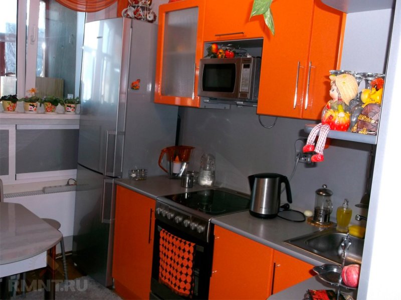 Микроволновка в маленькую кухню
