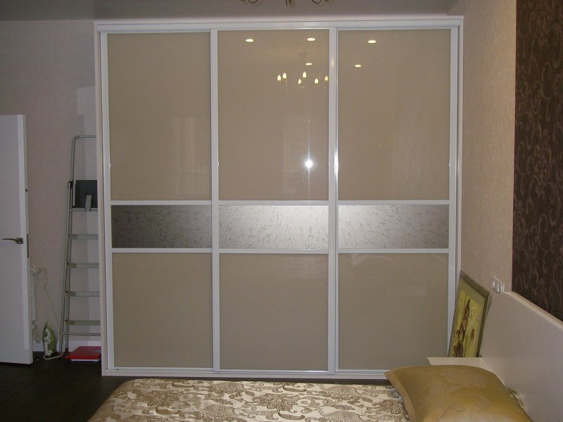Шкаф купе Sliding-Door Wardrobe
