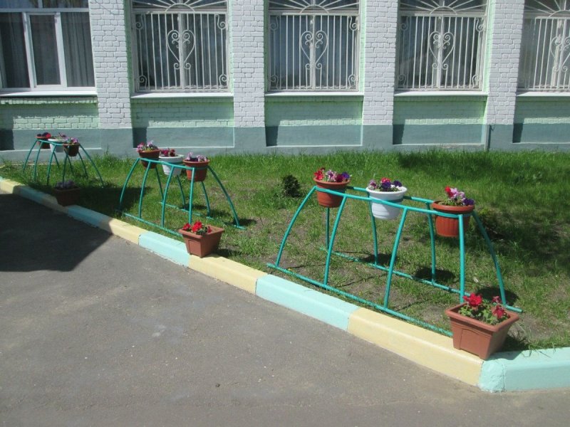Клумбы в детском саду своими руками