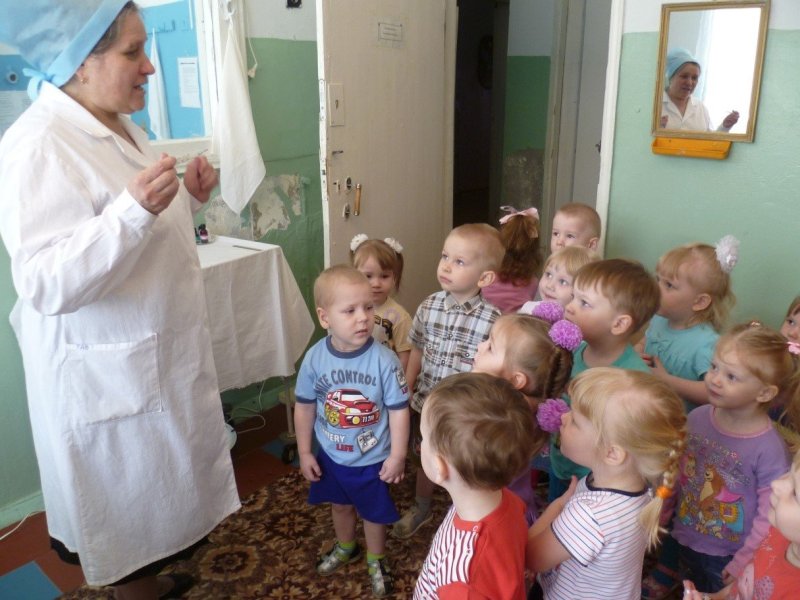Медперсонал в детском саду