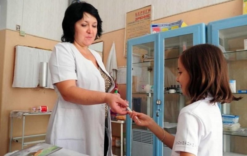 Ребенок в медицинском халате