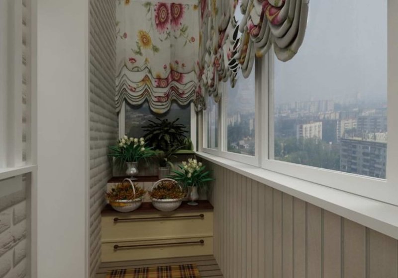 Короткие шторы на панорамное окно